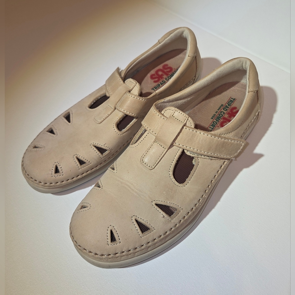 SAS Beige Nubuck Roamer Loafer Velcro Fisherman Used Condition Size 9 Narrow